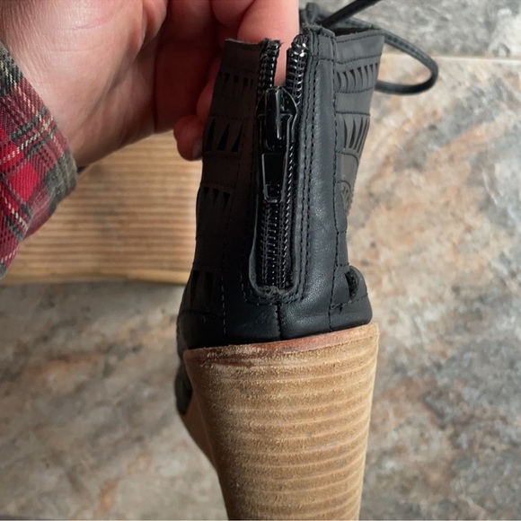 Jeffrey Campbell size 8.5 black - Picture 4 of 7